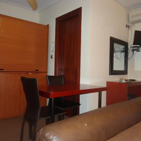 Lirio 4* Makrakómi